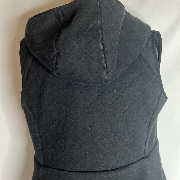 The North Face Reversible Caroluna Vest - Picture 12 of 13